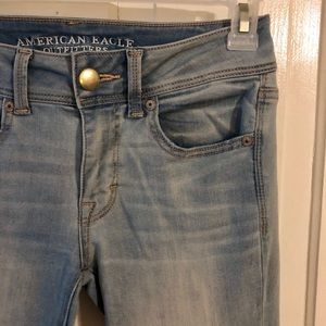 AE Kickboot jeans in light wash size 4
